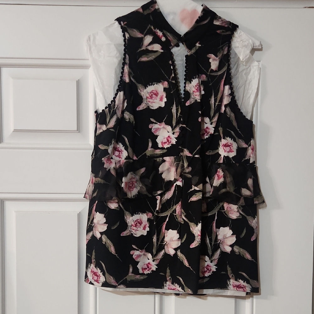 White House Black Market Black and Pink Floral Top